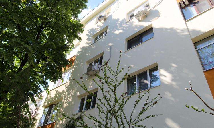 Bloc anvelopat. 2 camere, etaj 4- Baneasa