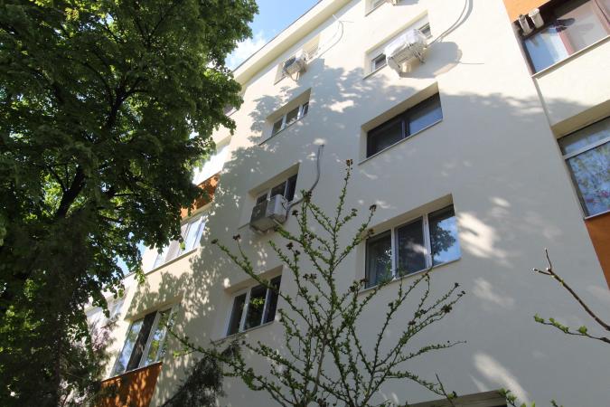 Bloc anvelopat. 2 camere, etaj 4- Baneasa