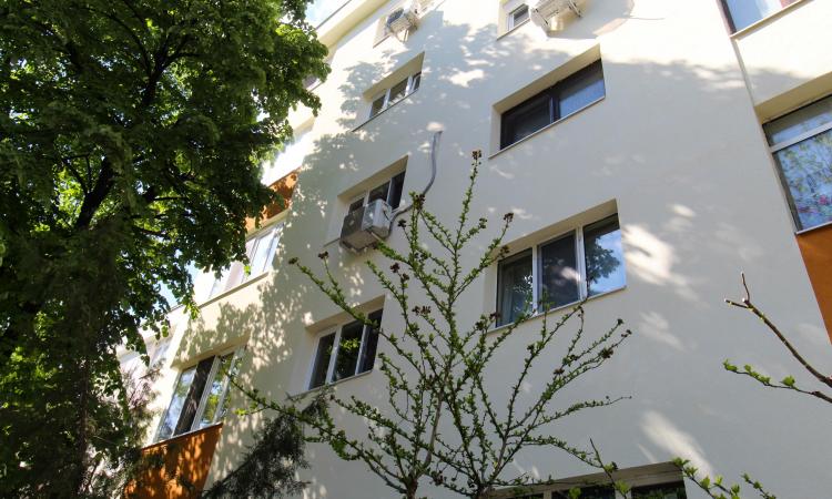 Bloc anvelopat. 2 camere, etaj 4- Baneasa
