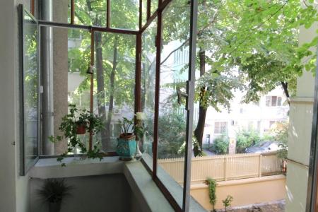 London etc. 1- with 2 balconies in the villa P+2- Apartment in the villa