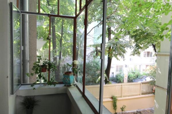 Londra etj 1- cu 2 balcoane in vila P+2- Apartament in vila