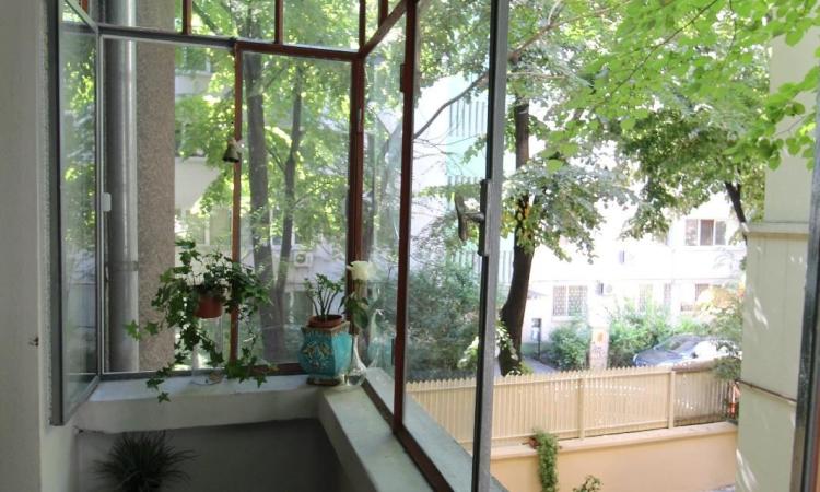 London etc. 1- with 2 balconies in the villa P+2- Apartment in the villa