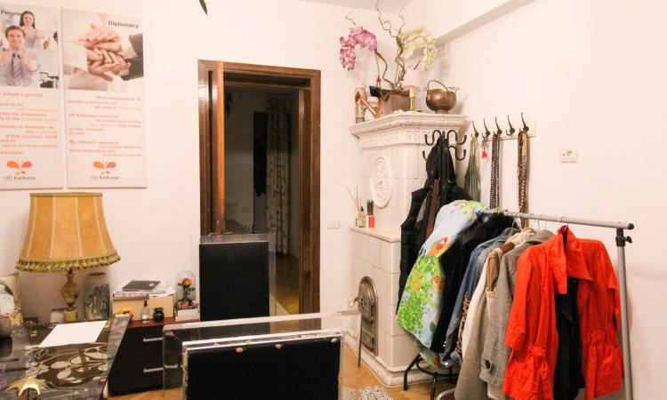 London etc. 1- with 2 balconies in the villa P+2- Apartment in the villa