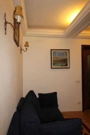 London etc. 1- with 2 balconies in the villa P+2- Apartment in the villa