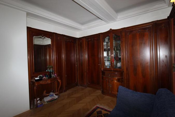 London etc. 1- with 2 balconies in the villa P+2- Apartment in the villa