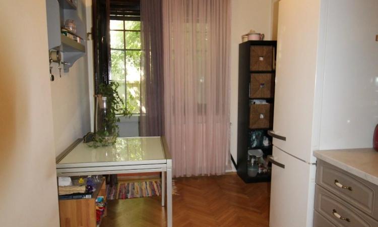 London etc. 1- with 2 balconies in the villa P+2- Apartment in the villa