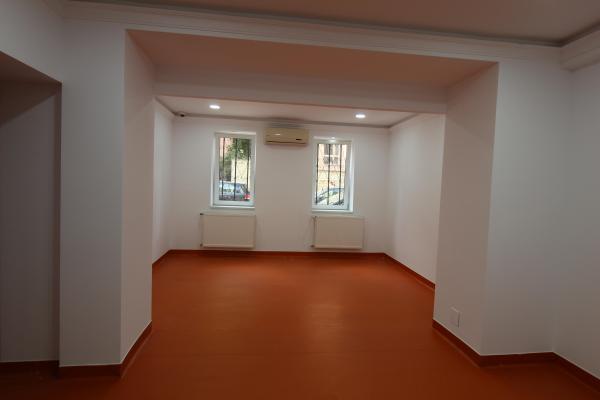 Parter stradal in vila Dorobanti- 100 mp- de inchiriat spatiu comercial
