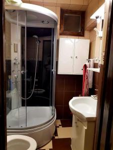 Parter 2 camere str Glinka- liniste, verdeata- perfect pentru persoana singura
