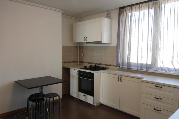 De inchiriat 2 camere cu garaj subteran- imobil 2010, cu terasa mare