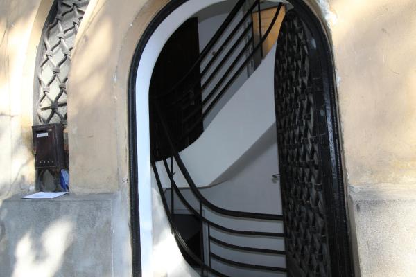 Apartament in vila. Casin. Oportunitate investitionala