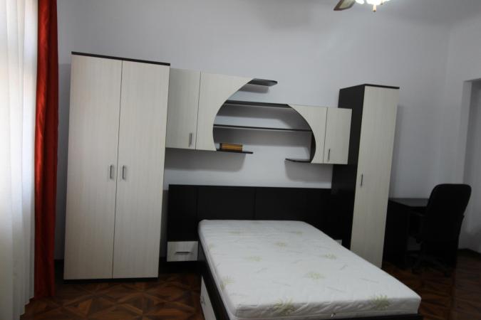 Apartament in vila. Casin. Oportunitate investitionala