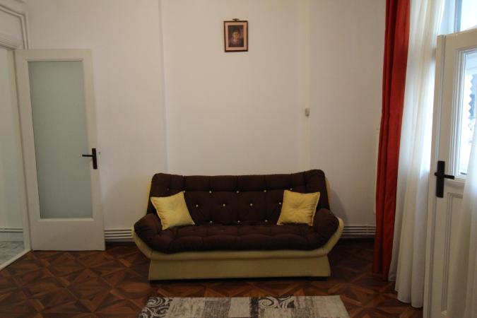 Apartament in vila. Casin. Oportunitate investitionala