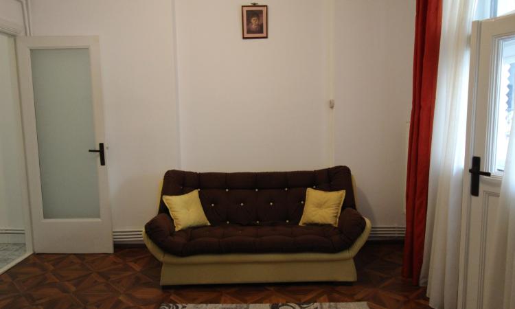 Apartament in vila. Casin. Oportunitate investitionala