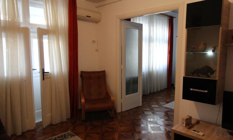Apartament in vila. Casin. Oportunitate investitionala