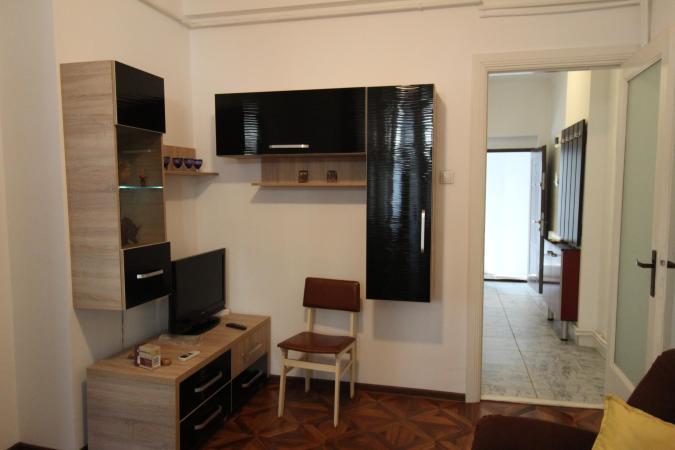 Apartament in vila. Casin. Oportunitate investitionala