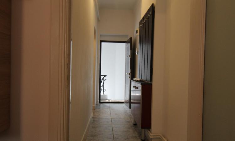 Apartament in vila. Casin. Oportunitate investitionala