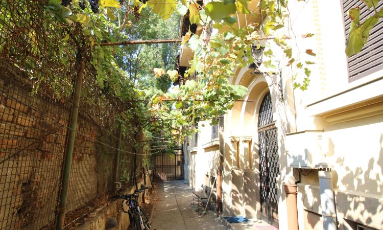 Apartament in vila. Casin. Oportunitate investitionala