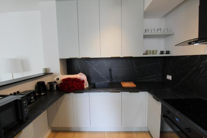 Apartament la Parter cu gradina/curte. Nou. Designer Apartment for rent. Unirii