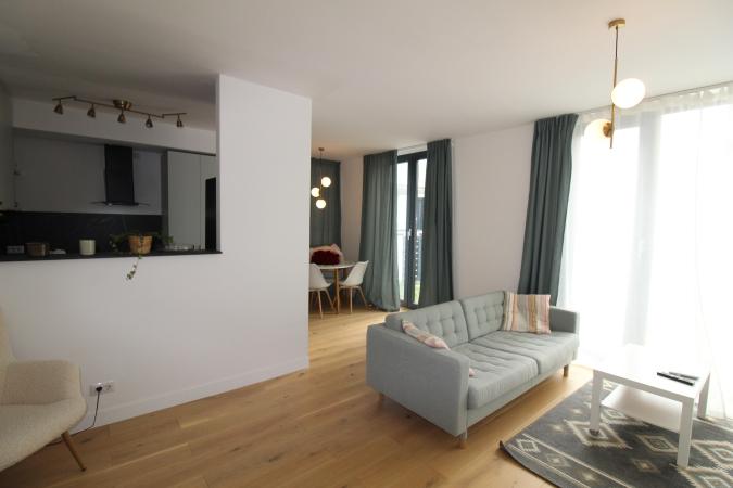 Apartament la Parter cu gradina/curte. Nou. Designer Apartment for rent. Unirii