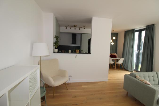 Apartament la Parter cu gradina/curte. Nou. Designer Apartment for rent. Unirii
