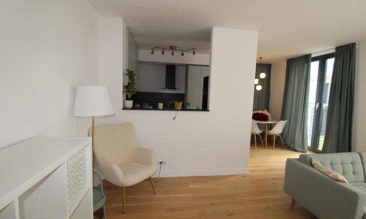Apartament la Parter cu gradina/curte. Nou. Designer Apartment for rent. Unirii