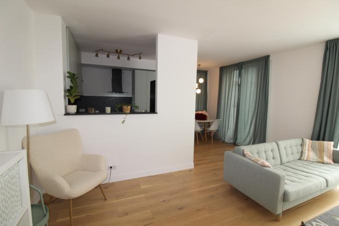 Apartament la Parter cu gradina/curte. Nou. Designer Apartment for rent. Unirii