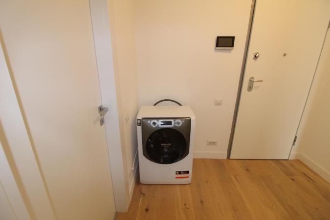 Apartament la Parter cu gradina/curte. Nou. Designer Apartment for rent. Unirii