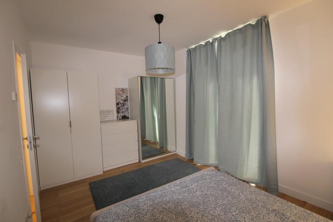 Apartament la Parter cu gradina/curte. Nou. Designer Apartment for rent. Unirii