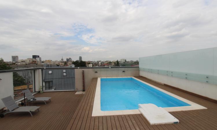 Apartament la Parter cu gradina/curte. Nou. Designer Apartment for rent. Unirii