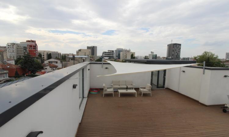 Apartament la Parter cu gradina/curte. Nou. Designer Apartment for rent. Unirii