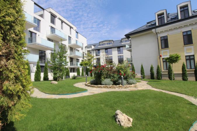 Carmen Sylva Apartment with parking lot. New. 2 rooms for rent- 1st floor