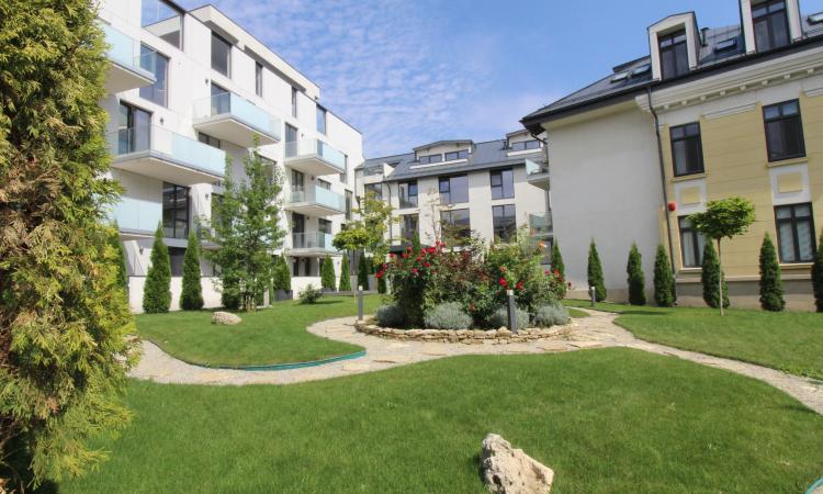 Carmen Sylva Apartment with parking lot. New. 2 rooms for rent- 1st floor