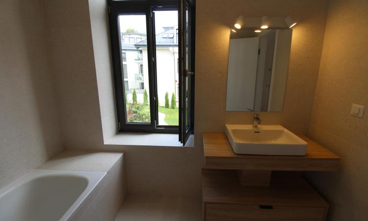 Carmen Sylva Apartment with parking lot. New. 2 rooms for rent- 1st floor