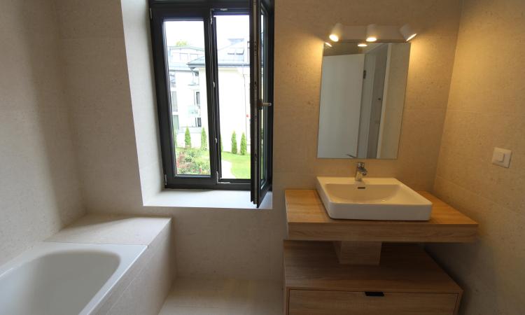 Carmen Sylva Apartment with parking lot. New. 2 rooms for rent- 1st floor