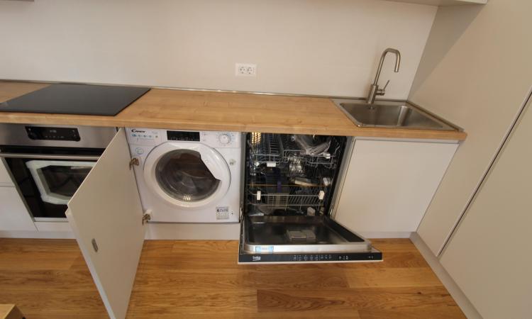 Carmen Sylva Apartment with parking lot. New. 2 rooms for rent- 1st floor