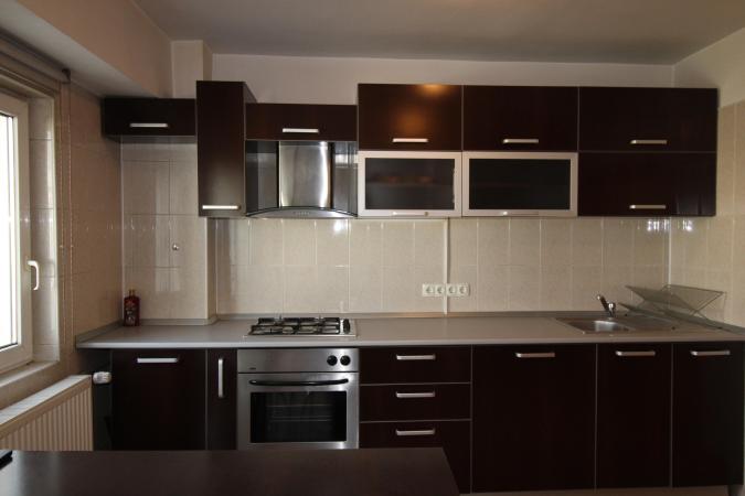 3 camere- Aviatiei, etaj3/4- imobil solid. plus loc de parcare