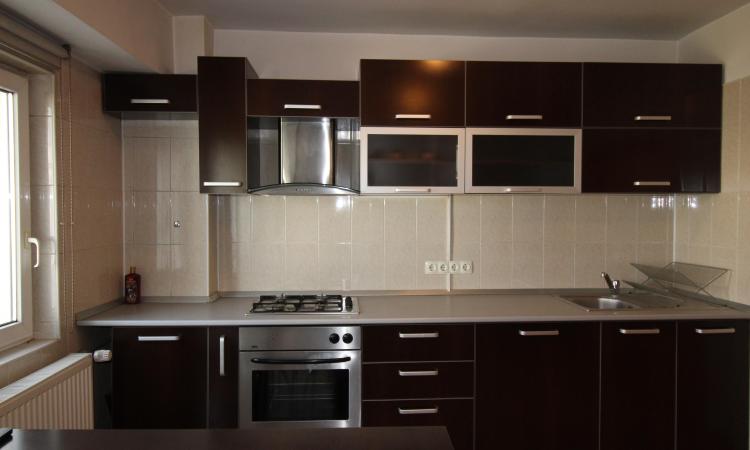 3 camere- Aviatiei, etaj3/4- imobil solid. plus loc de parcare