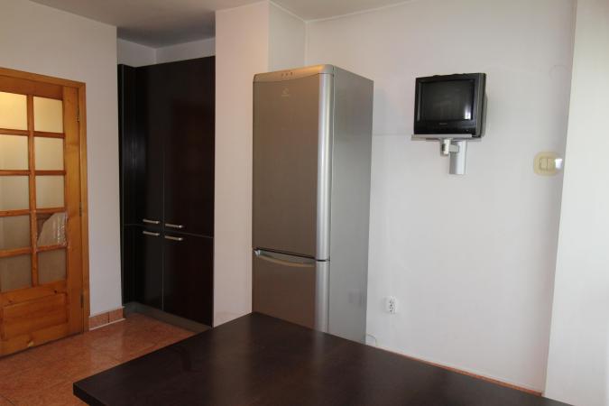 3 camere- Aviatiei, etaj3/4- imobil solid. plus loc de parcare