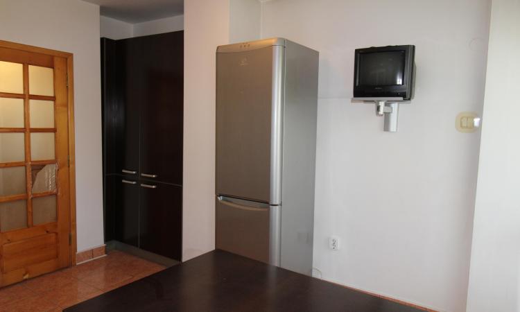 3 camere- Aviatiei, etaj3/4- imobil solid. plus loc de parcare
