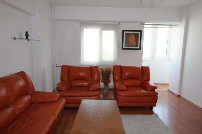 3 camere- Aviatiei, etaj3/4- imobil solid. plus loc de parcare