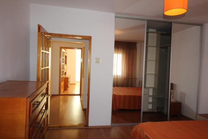 3 camere- Aviatiei, etaj3/4- imobil solid. plus loc de parcare