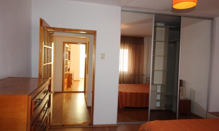 3 camere- Aviatiei, etaj3/4- imobil solid. plus loc de parcare