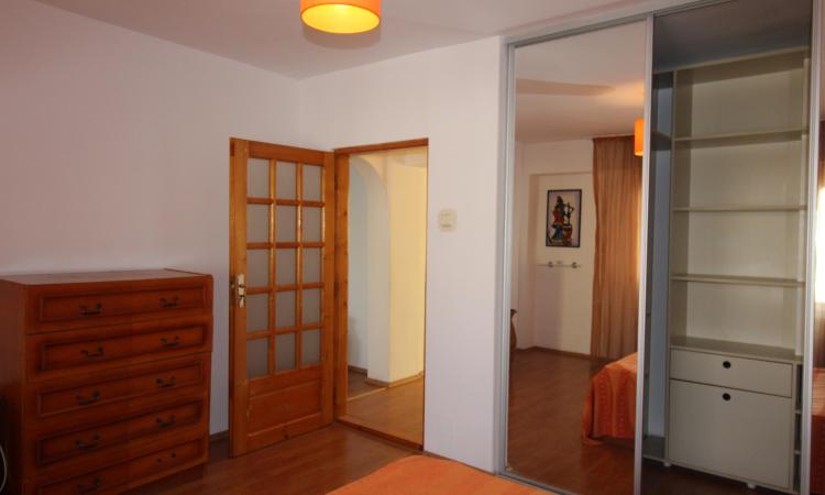 3 camere- Aviatiei, etaj3/4- imobil solid. plus loc de parcare