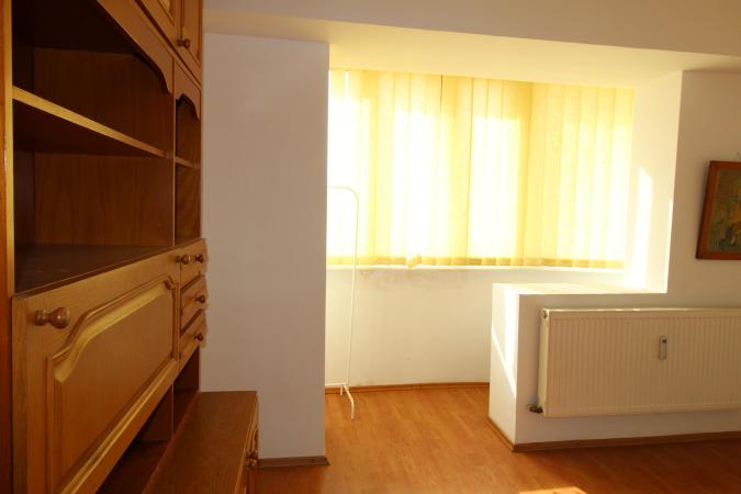3 camere- Aviatiei, etaj3/4- imobil solid. plus loc de parcare