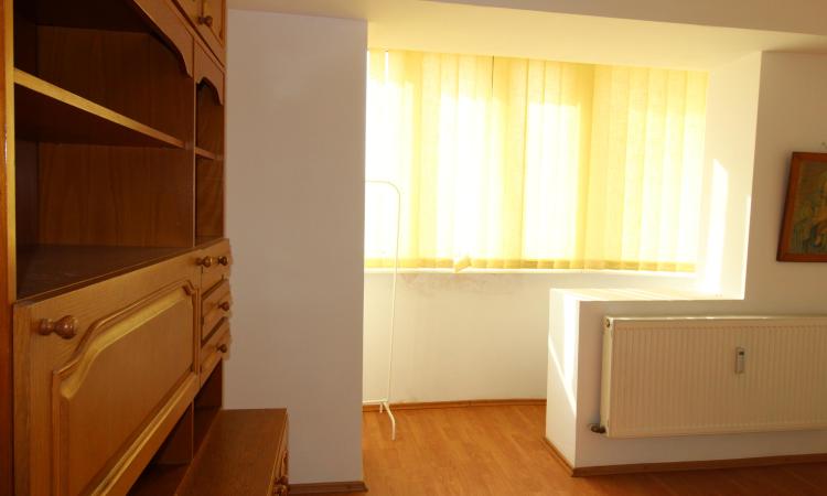 3 camere- Aviatiei, etaj3/4- imobil solid. plus loc de parcare