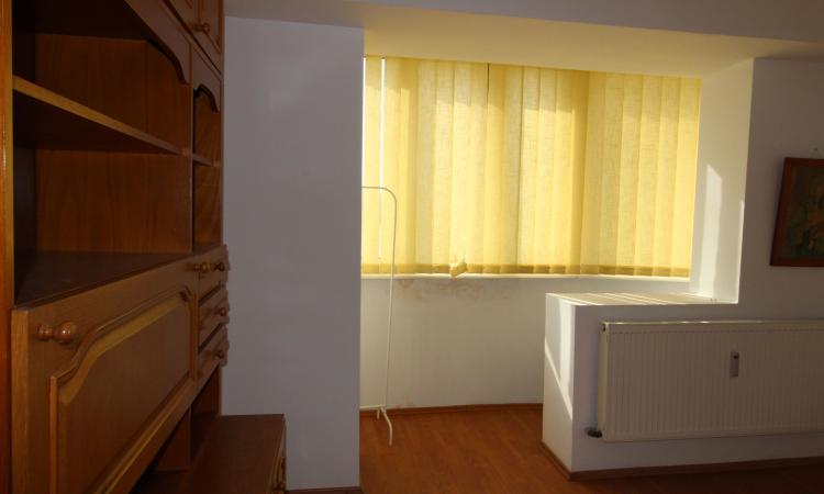 3 camere- Aviatiei, etaj3/4- imobil solid. plus loc de parcare