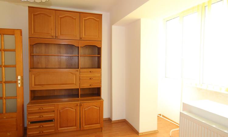 3 camere- Aviatiei, etaj3/4- imobil solid. plus loc de parcare