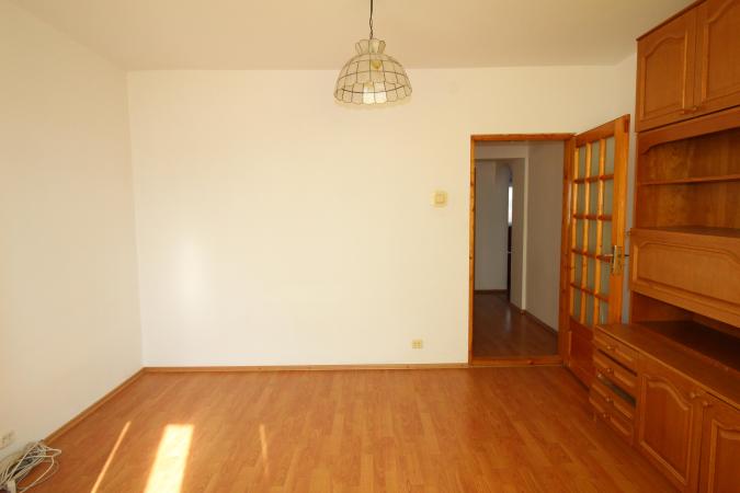 3 camere- Aviatiei, etaj3/4- imobil solid. plus loc de parcare