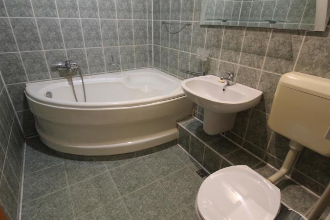 3 camere- Aviatiei, etaj3/4- imobil solid. plus loc de parcare