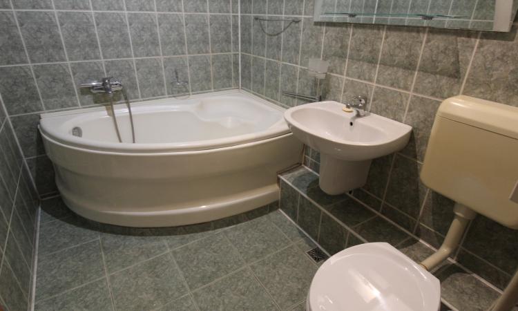 3 camere- Aviatiei, etaj3/4- imobil solid. plus loc de parcare